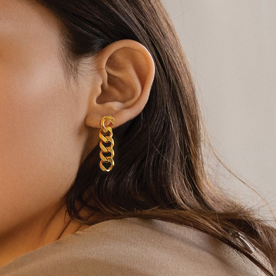 Asymmetrical Curb Chain Clip-on Earrings in Gold.